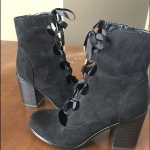 Black heel boots